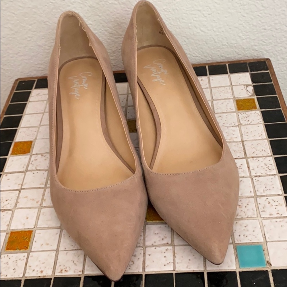 Crown Vintage pumps